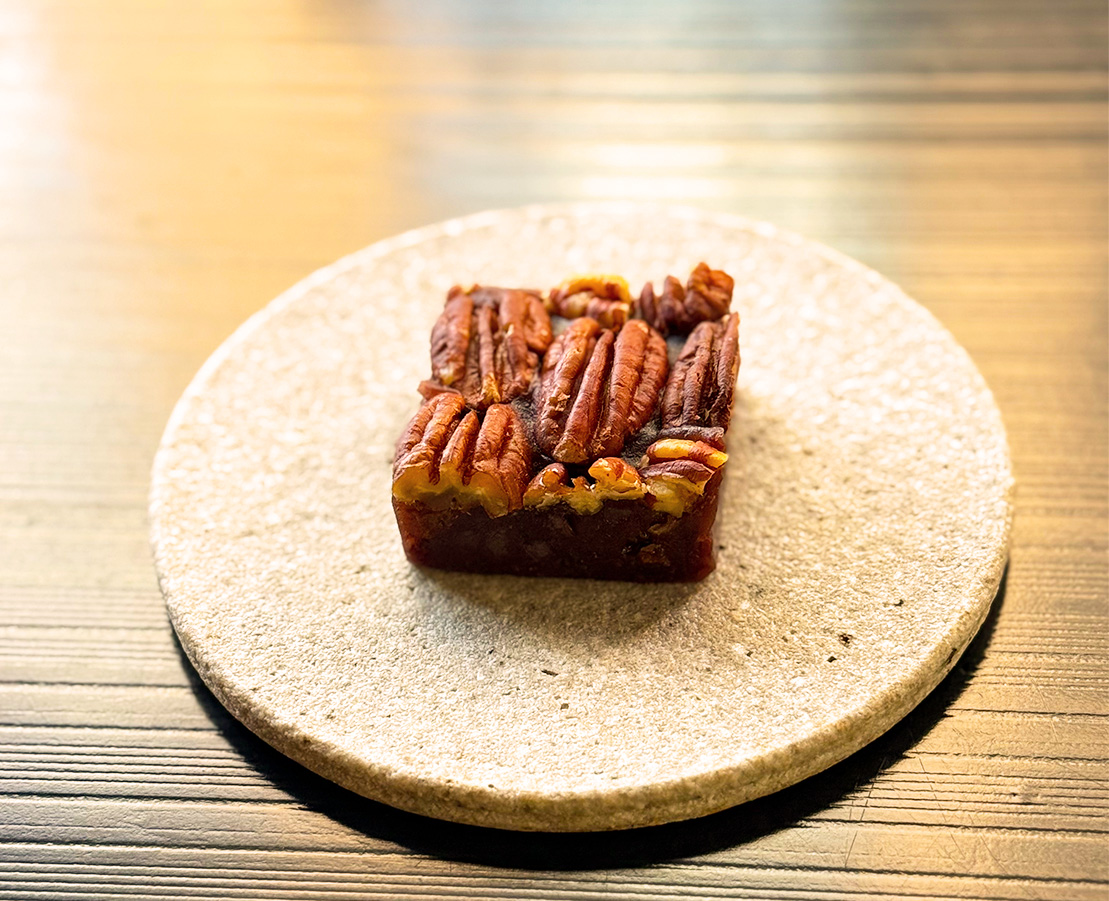 ピーカンナッツレーズン蒸し羊かん